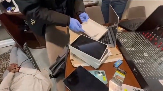 izmirde dev yasa disi bahis operasyonu 49 tutuklama 3 4i2wCkVr