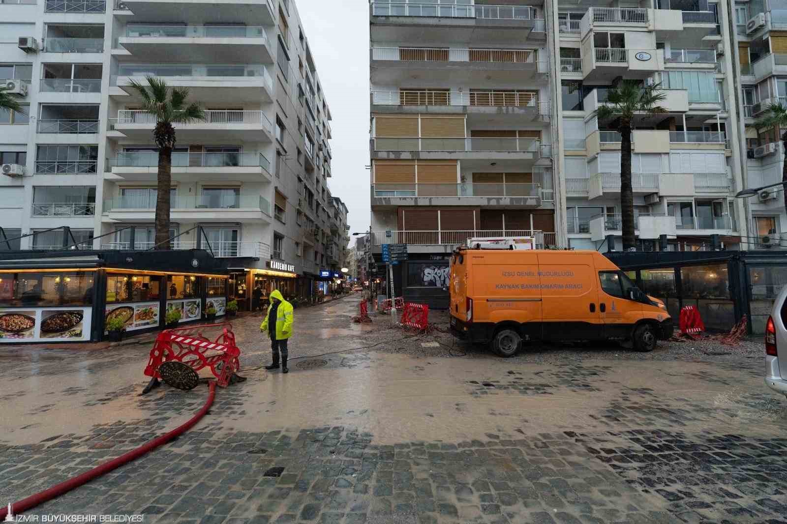 izmirde ekipler 24 saat gorevde 1