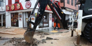 izmirde-ekipler-24-saat-gorevde-fQJtRcyS.jpg