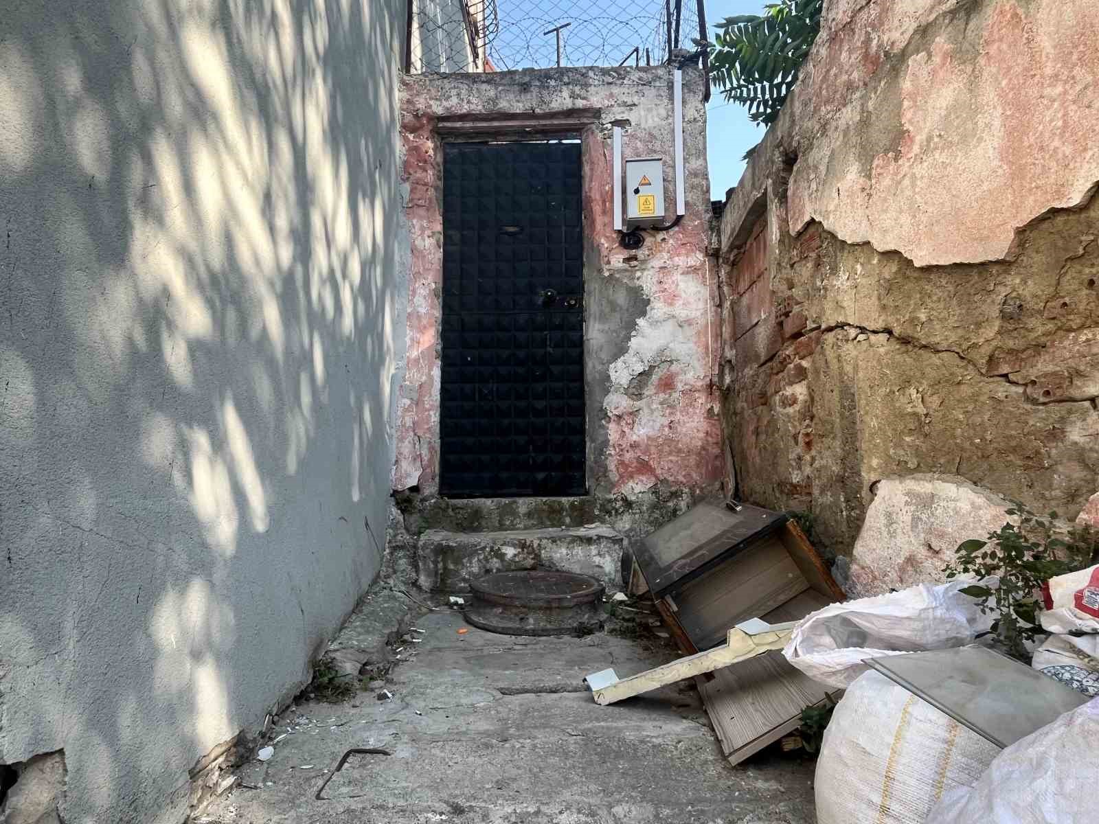 izmirde eski koca dehseti kezzap attigi eski karisi oldu kizi ise yasam savasinda 2 JeWeFAXd