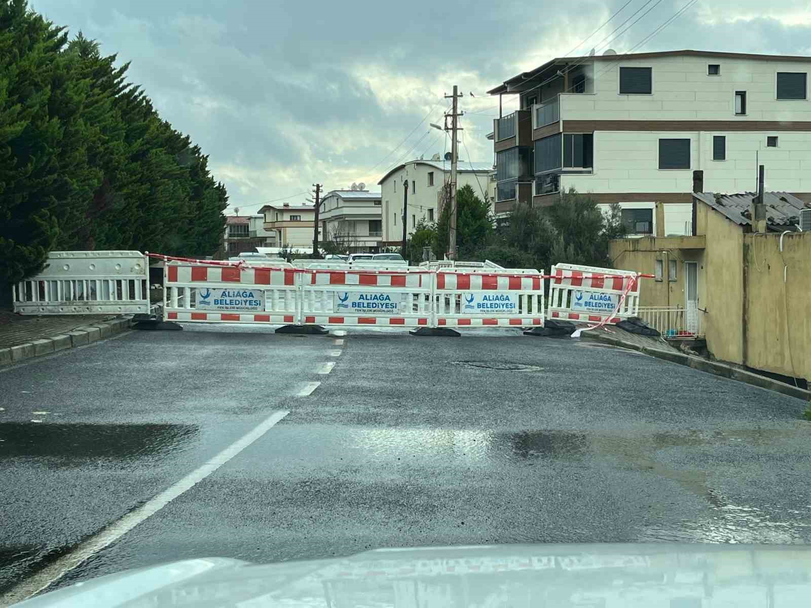 izmirde evin istinat duvari coktu 3 kisi tahliye edildi 1 WWZZbT9k