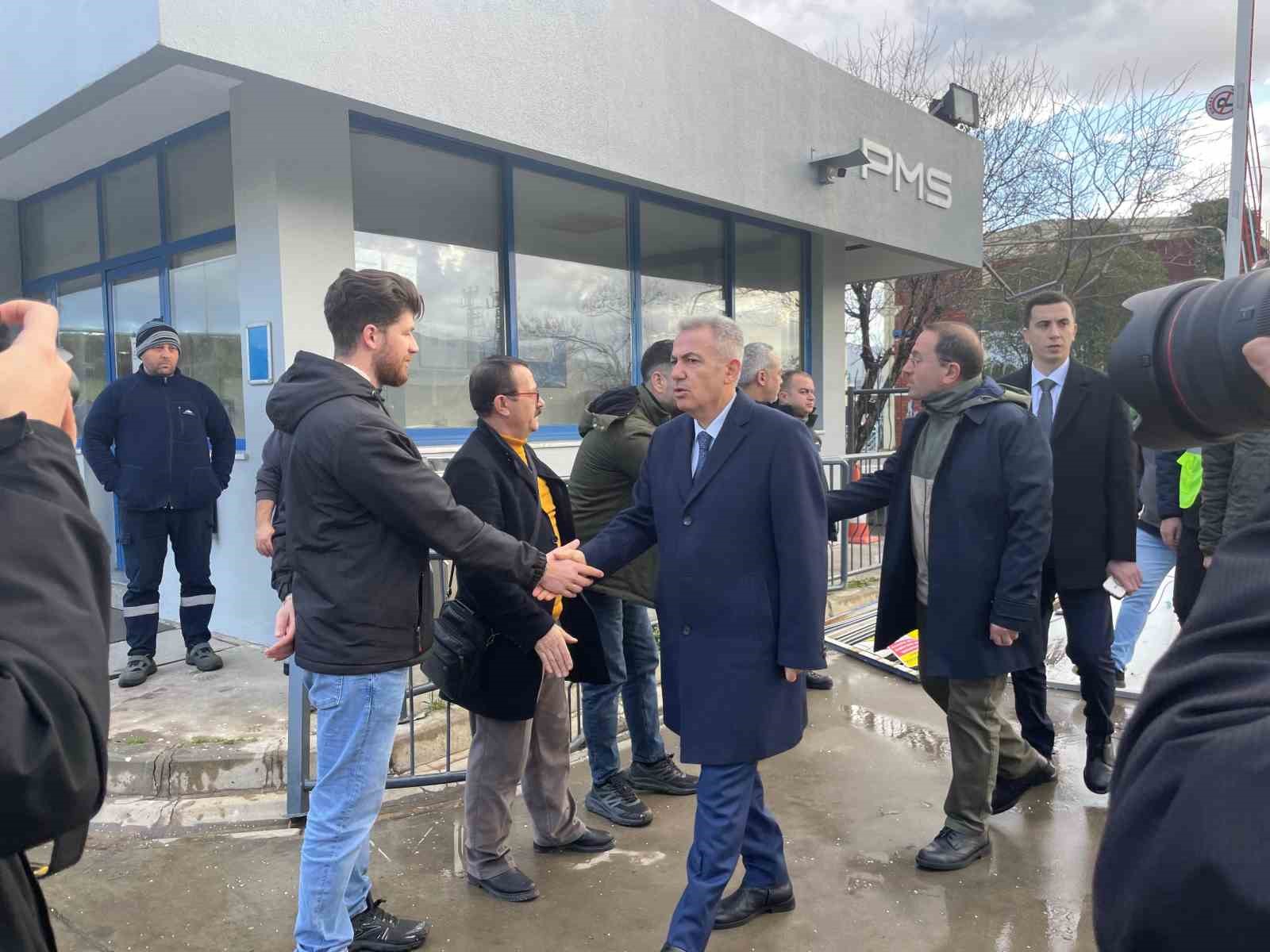 izmirde firtinada 9 fabrika ve 5 konut hasar gordu 6 8SB3AKFt