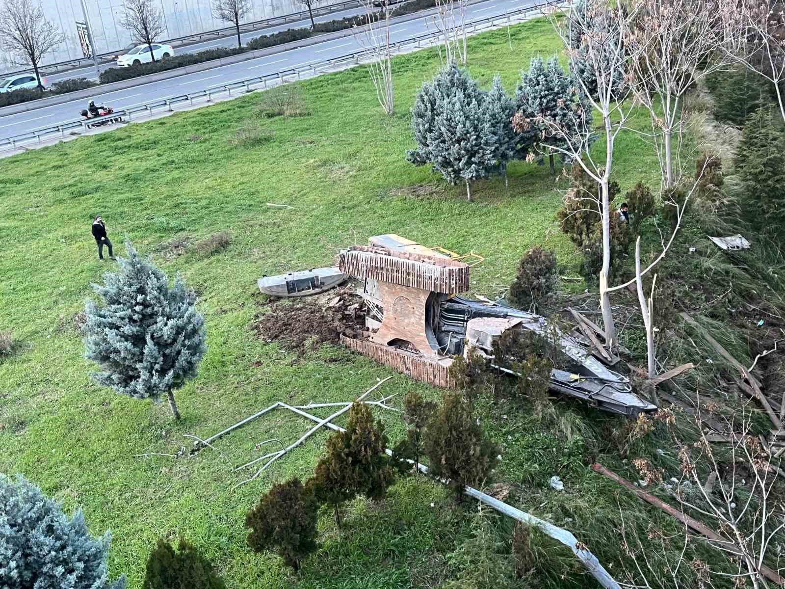 İzmir’de freni boşalan kamyon dehşet saçtı: 3 yaralı 5 izmirde freni bosalan kamyon dehset sacti 3 yarali 1 nMCZSgKq