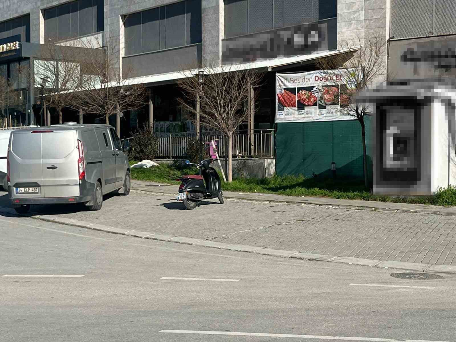 izmirde guvenlikleri darp edip banka aracini soydular 4 5rkUHfsf