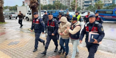 izmirde-iki-kardesin-oldugu-kazada-kacan-supheli-tutuklandi-UBGSPi2c.jpg