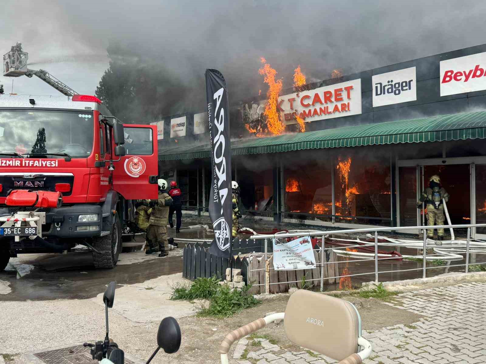 izmirde is guvenligi ekipmanlari satan is yerinde yangin 0 z8zQftN2