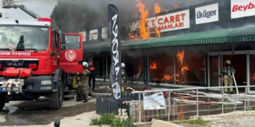 izmirde-is-guvenligi-ekipmanlari-satan-is-yerinde-yangin-fDfAUik7.jpg