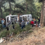 izmirde-isci-servisi-sarampole-devrildi-22-yarali-Y7SvOqZ4.jpg