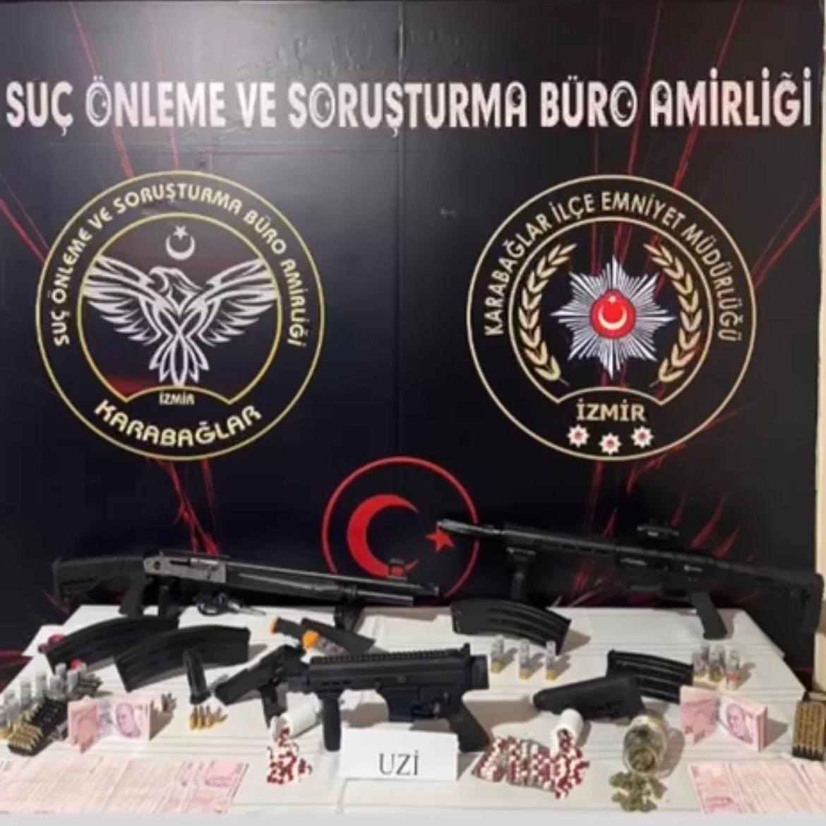izmirde kendini vuran suphelinin evinden cephanelik cikti 1 QR5N8gu1