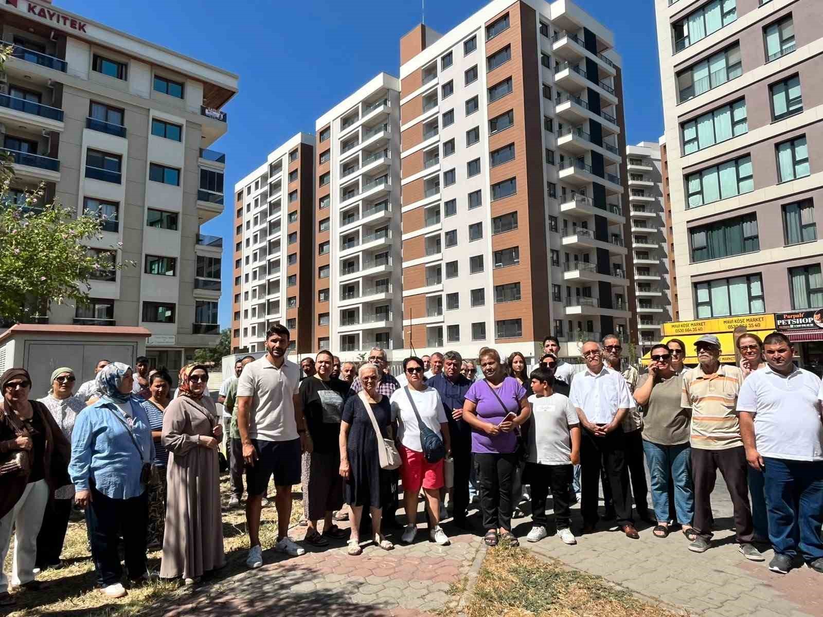 İzmir’de kentsel dönüşüm mağdurlarından ’anahtarlı’ eylem 8 izmirde kentsel donusum magdurlarindan anahtarli eylem 4 iWetJadP