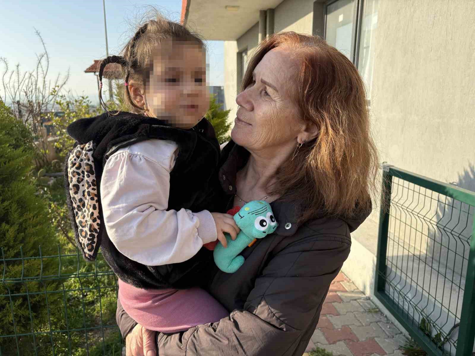 izmirde kopek dehseti 3 yasindaki adanin yuzu pence ve isirikla dolu 0 3NEqByfL