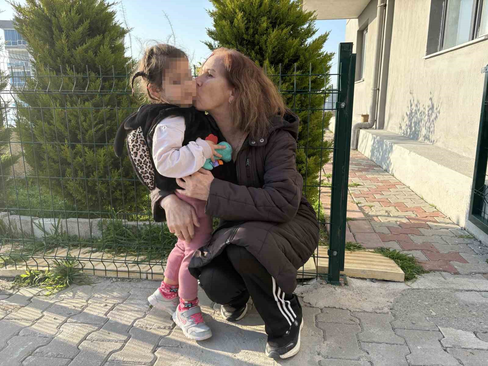 izmirde kopek dehseti 3 yasindaki adanin yuzu pence ve isirikla dolu 2 e9nfrzU6