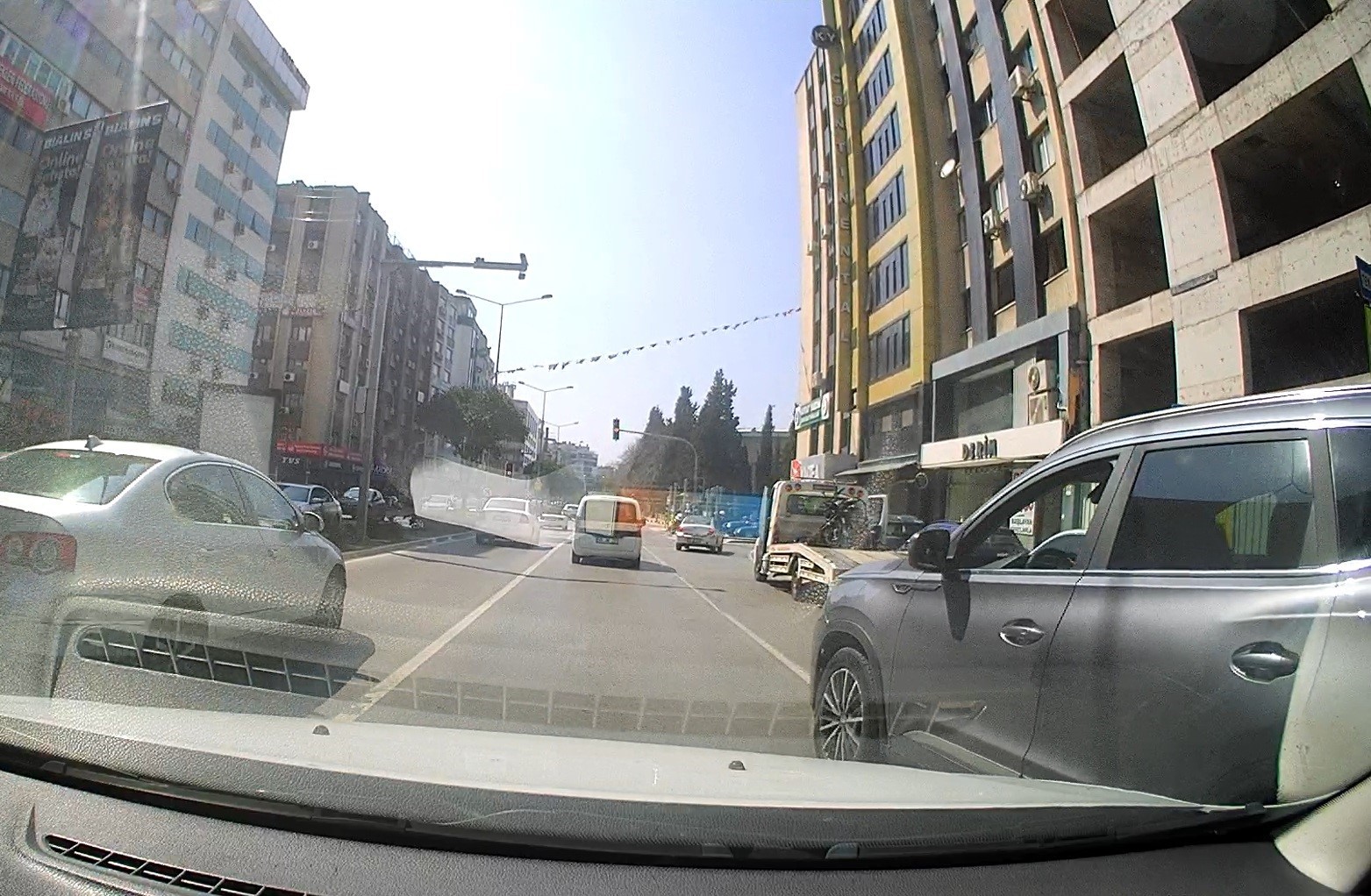 izmirde kural tanimaz surucu arac kamerasina yansidi 4