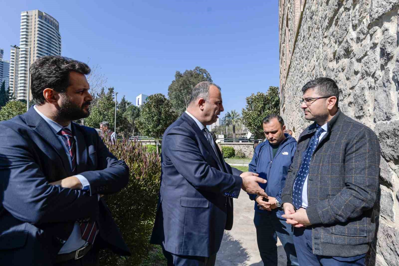 izmirde meslek fabrikasi tahliyesinde gerginlik 2 FdVly5IM
