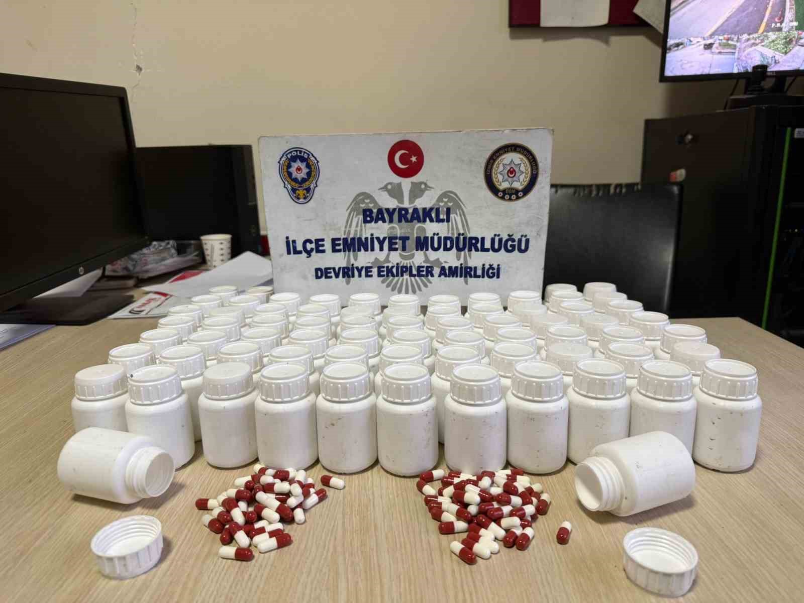 izmirde mezarlikta poset icerisinden binlerce uyusturucu hap cikti 0 35VvWYN4