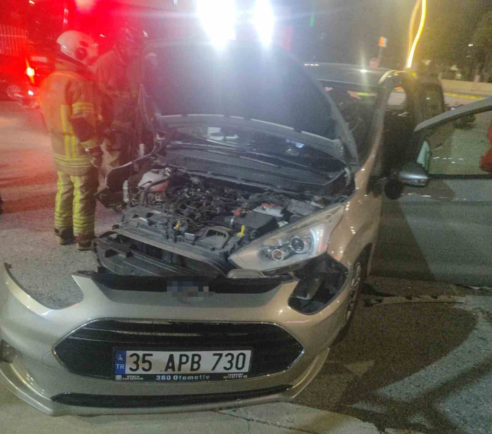 izmirde motosiklet ile otomobil carpisti 1 olu 2 yarali 2 A8LfCDDe