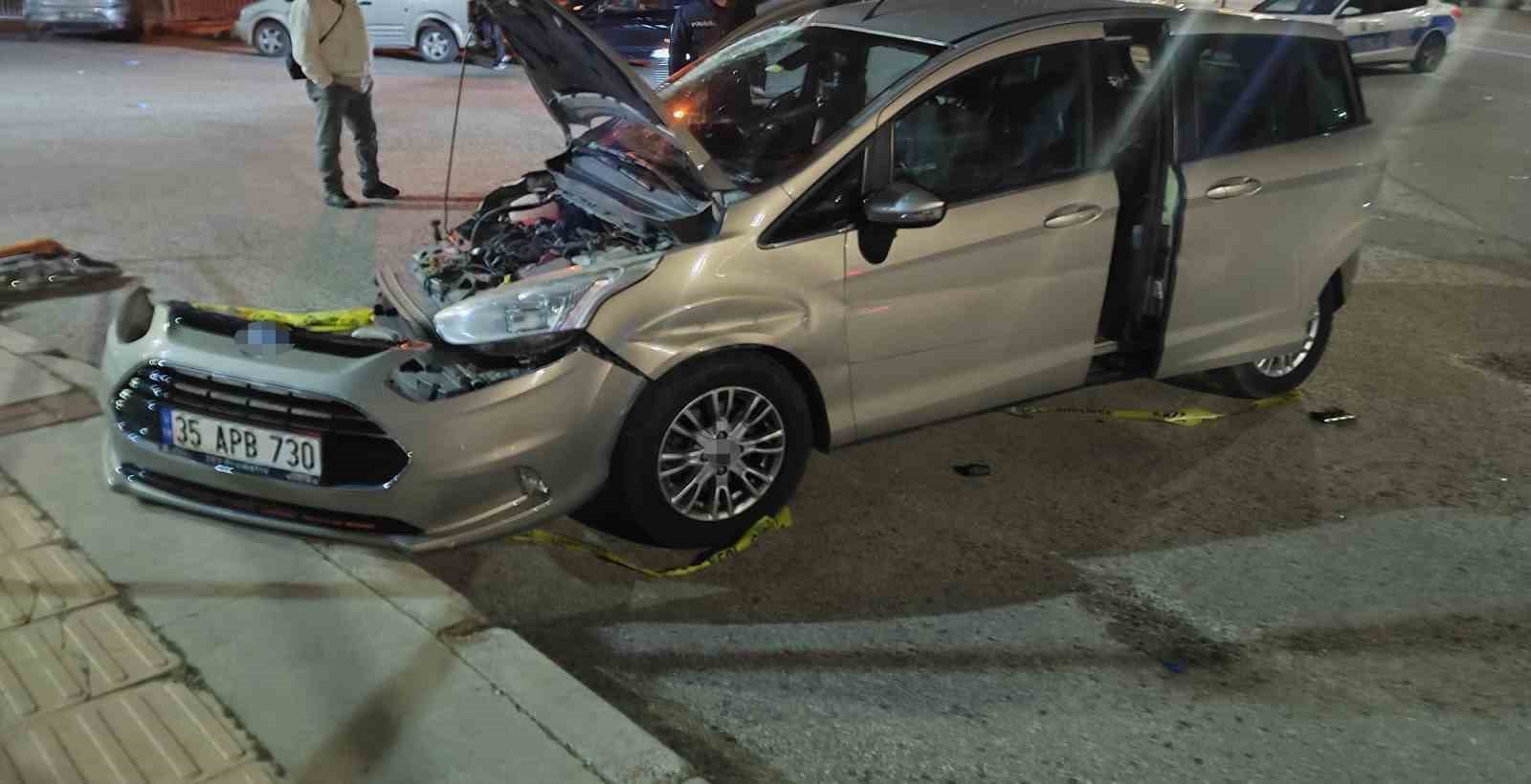 izmirde motosiklet ile otomobil carpisti 1 olu 2 yarali 7 nfY1TyCD