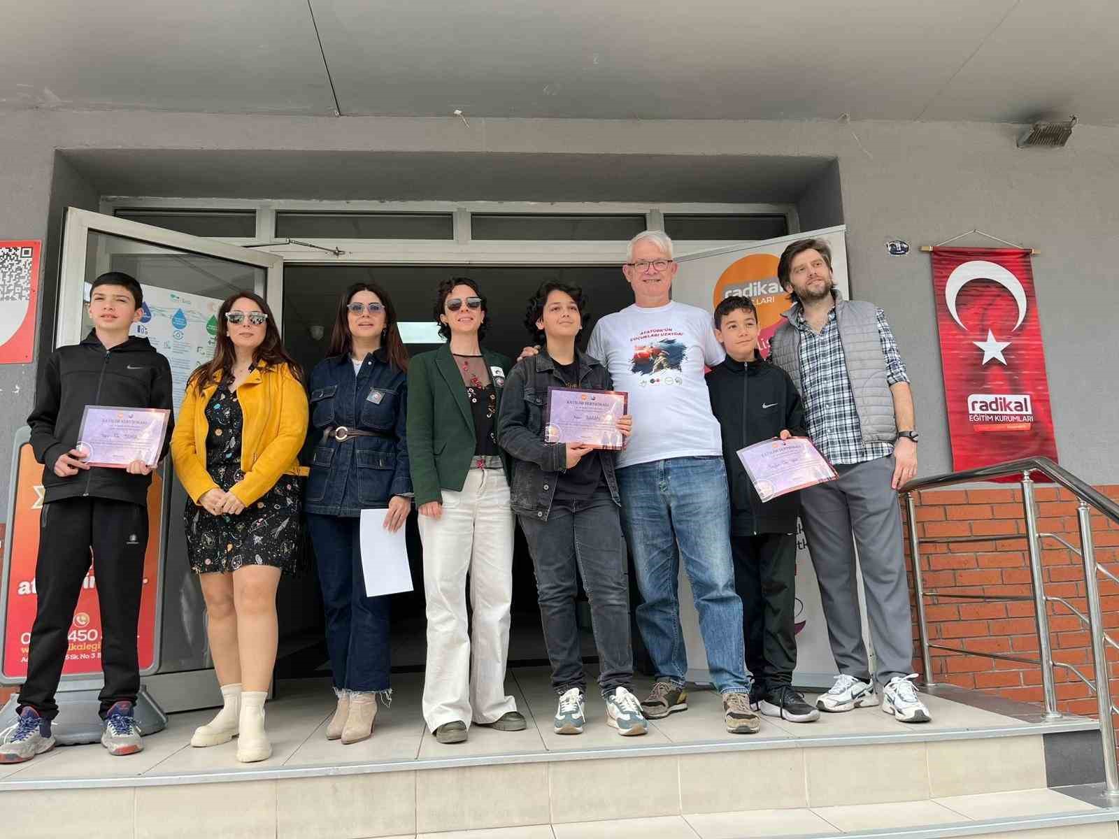 izmirde ogrenciler uluslararasi uzay istasyonu ile telsiz baglantisi kurdu 1 hMJlgZmD