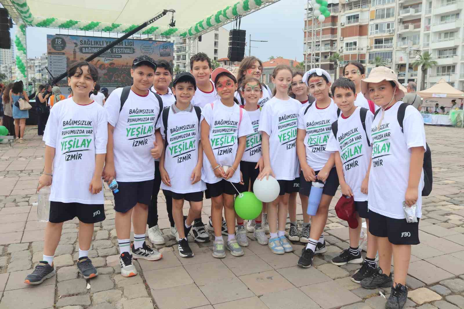 İzmir’de öğrenciler Yeşilay Bağımsızlık Festivali’nde buluştu 8 izmirde ogrenciler yesilay bagimsizlik festivalinde bulustu 4 zrKBvLky