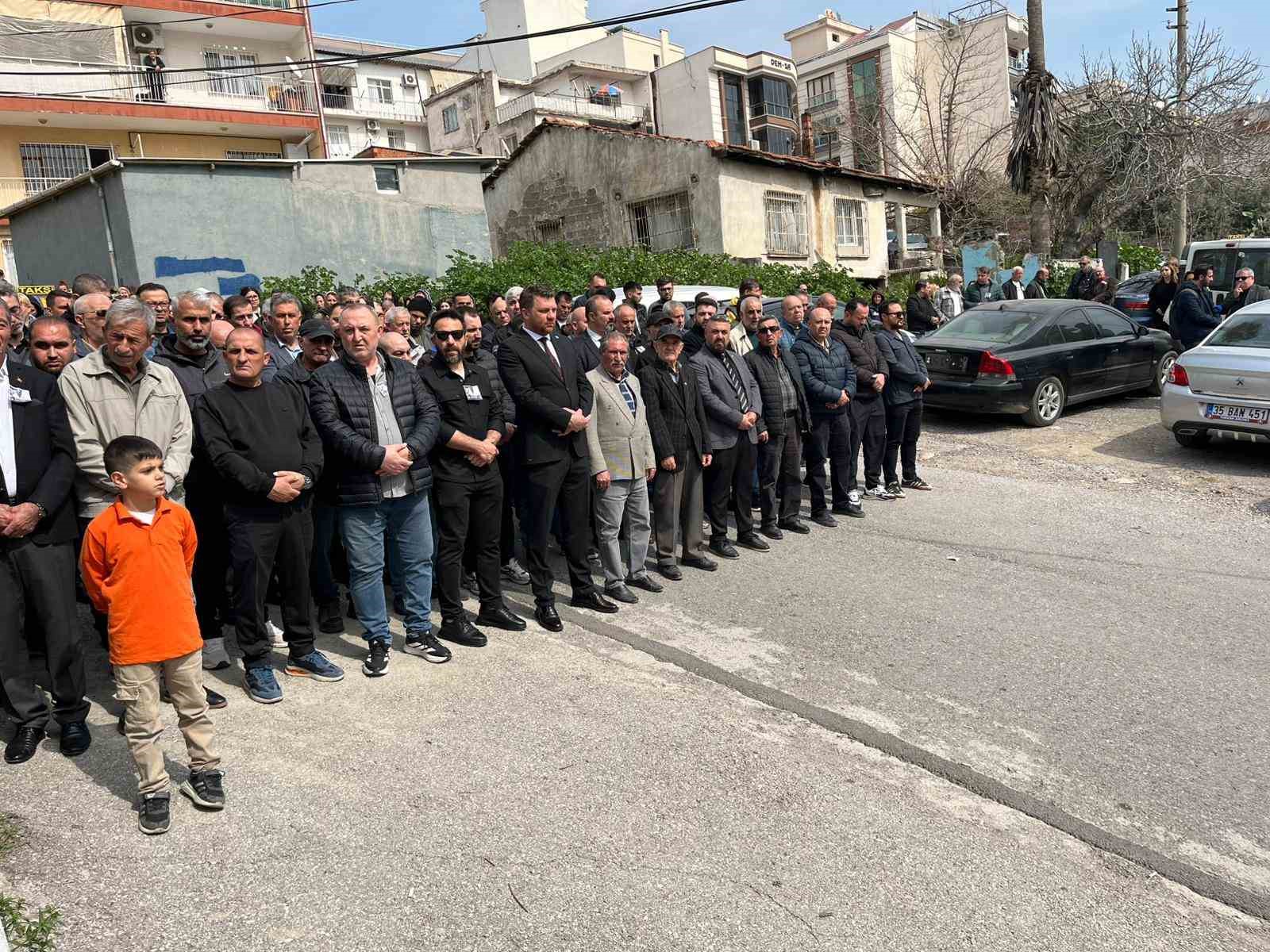 izmirde oldurulen taksi soforu son yolculuguna ugurlandi 1 a9B7NGRG
