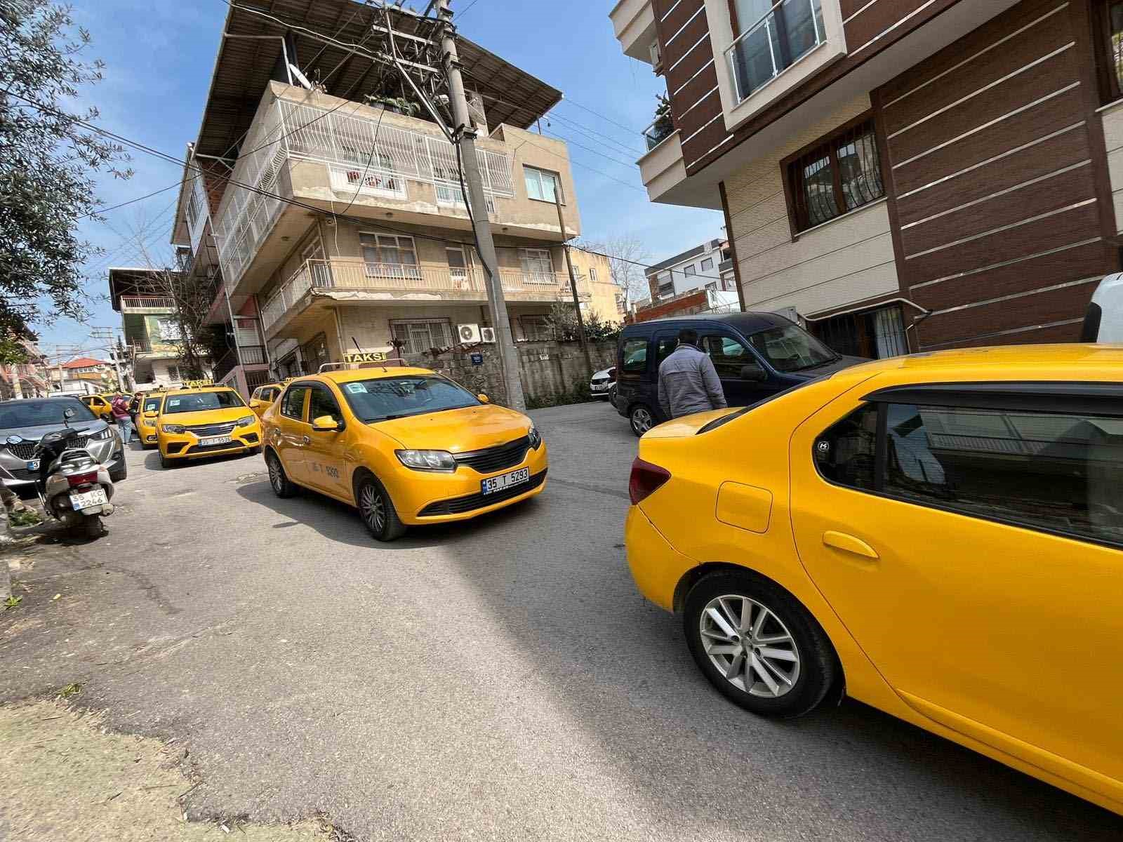 izmirde oldurulen taksi soforu son yolculuguna ugurlandi 3 8t4gAPua