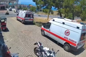 izmirde-olumlu-kaza-ani-kamerada-ln54iaay.jpg