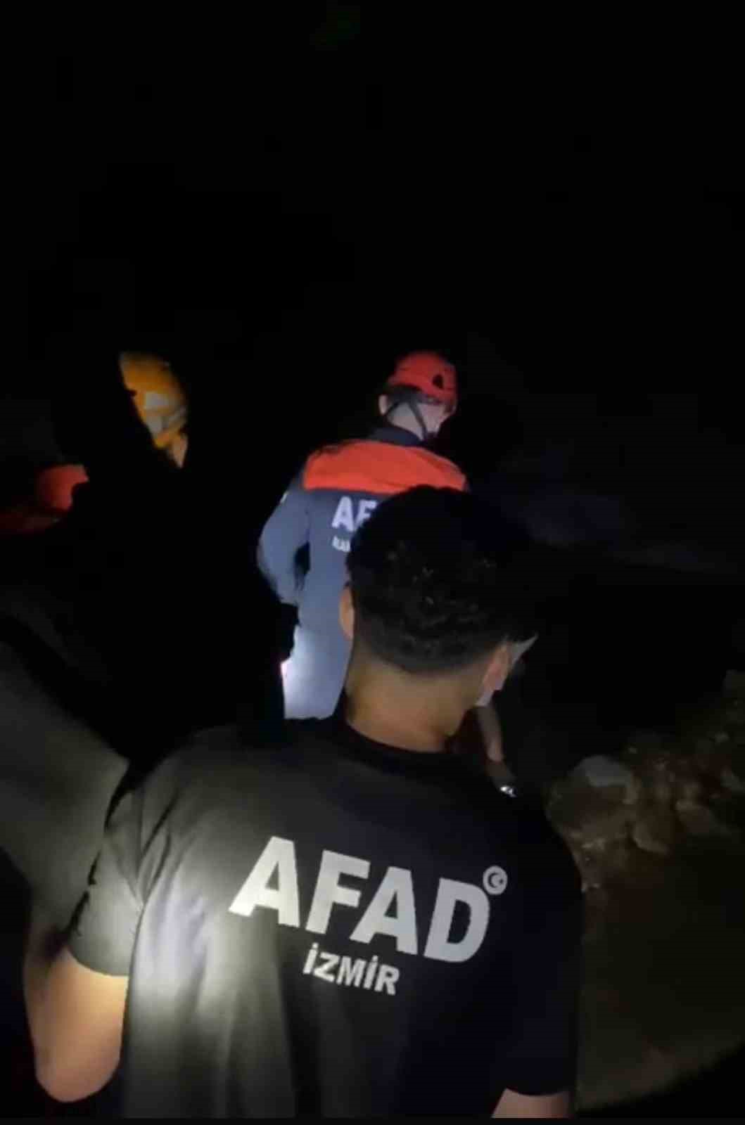 İzmir’de ormanlık alanda kaybolan 4 genç sağ salim bulundu 6 izmirde ormanlik alanda kaybolan 4 genc sag salim bulundu 2 znrWgUUU