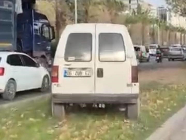 izmirde orta refuju kullanan surucuye ceza yagdi 0 B9Ghrmfl