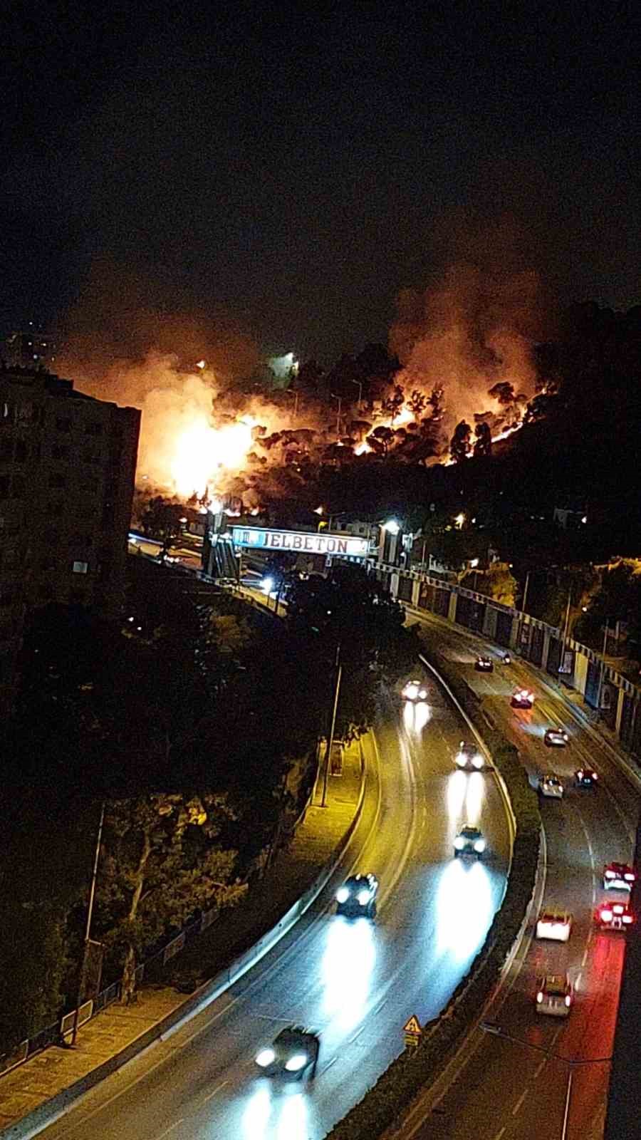 izmirde otluk alanda korkutan yangin 2 PaXkY7AZ