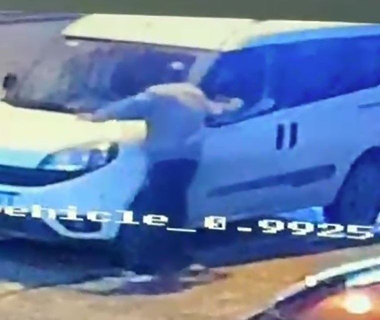 izmirde park halindeki araclara saldiri kamerada 0 egPLcPBb
