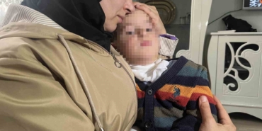 izmirde-parkta-2-yasindaki-cocuga-bicakla-saldiran-supheli-tutuklandi-Luz1YJtQ.jpg