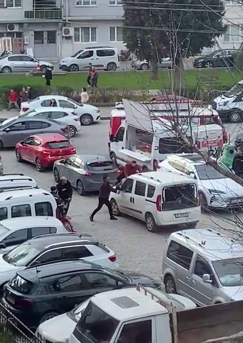 izmirde polis merkezi onunde sopayla darp kamerada 0 VrhkOyHA