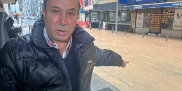 izmirde-saganak-yagis-bazi-cadde-ve-sokaklar-gole-dondu-ekipler-su-tahliye-calismalari-yuruttu-MvfO5Xi3.jpg