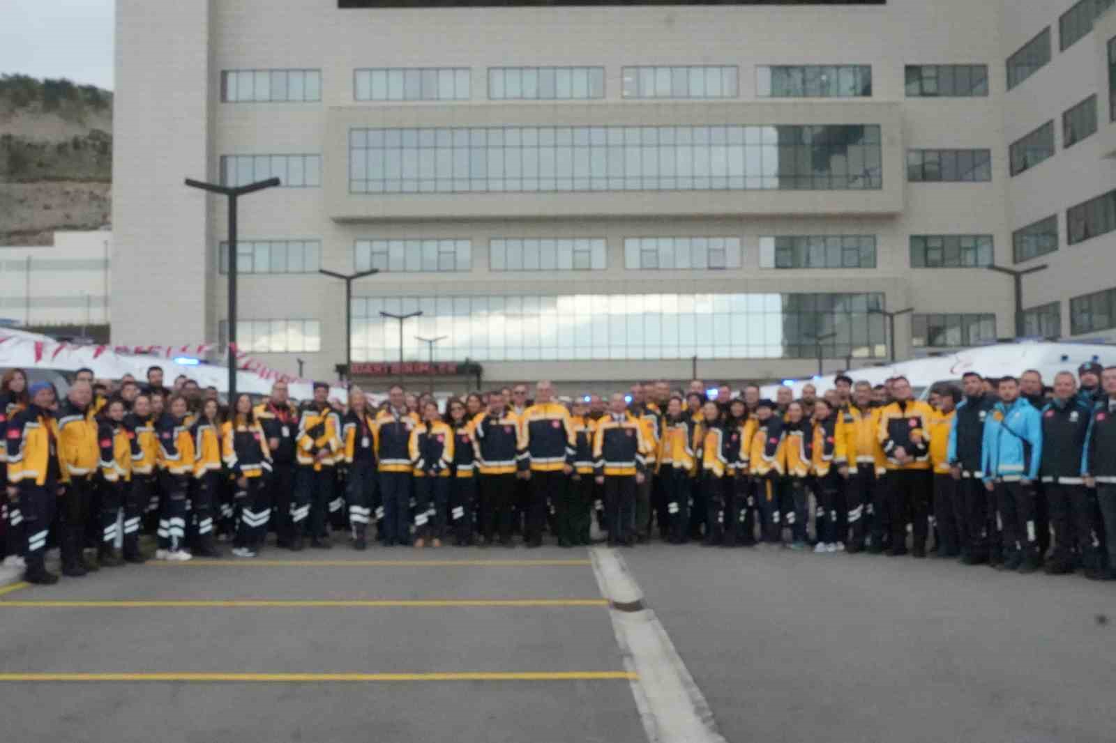 izmirde saglik filosuna 45 yeni ambulans 14 usZnqI4X