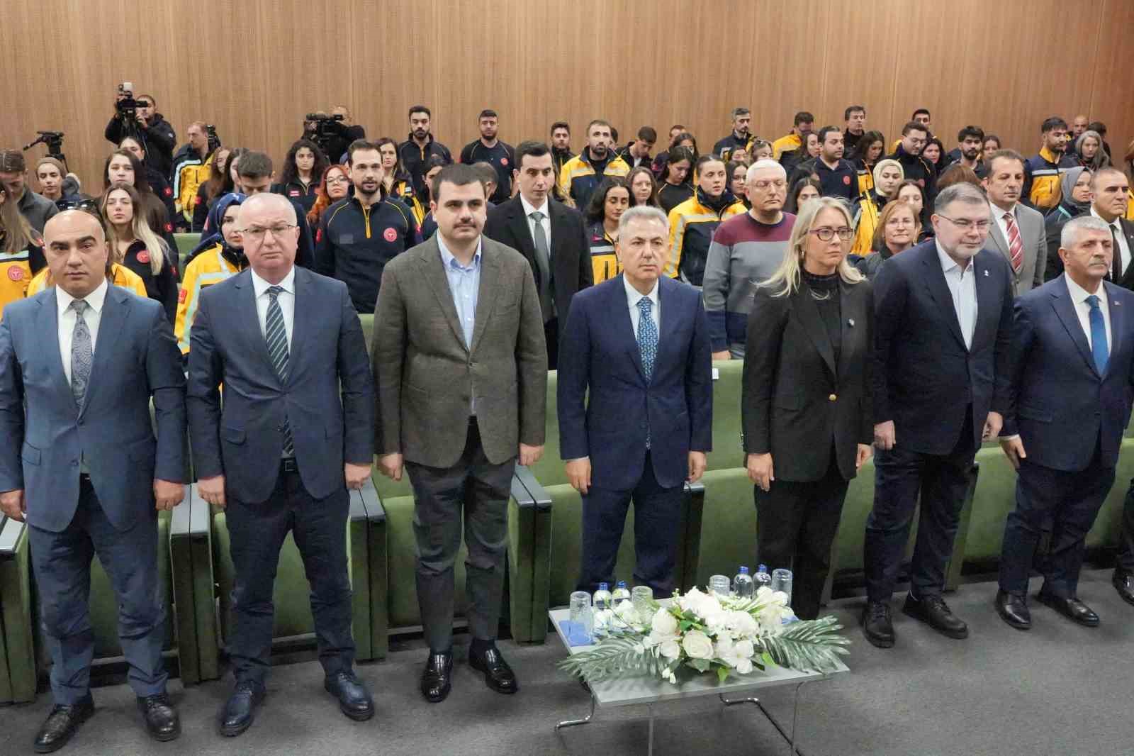 izmirde saglik filosuna 45 yeni ambulans 5