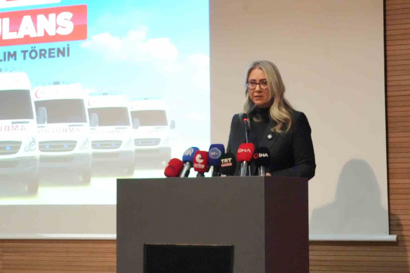 izmirde saglik filosuna 45 yeni ambulans 7 C4u7Jivj