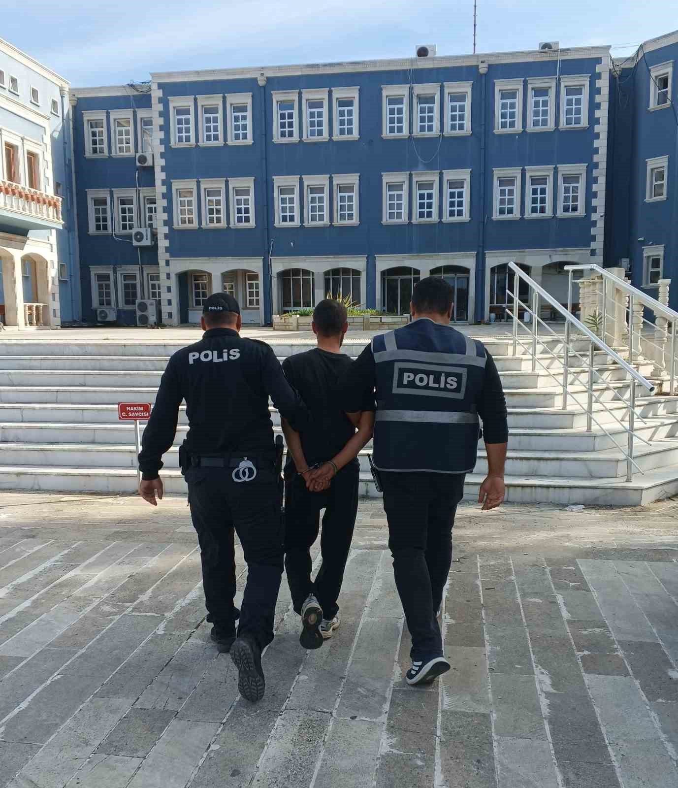 izmirde silahli gasp zanlilari yakalandi 1 kisi tutuklandi 0 3rEMeU2i