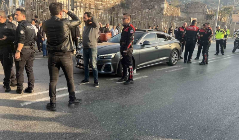 izmirde-silahli-saldiri-1-agir-yarali-l3MCHuU7.jpg