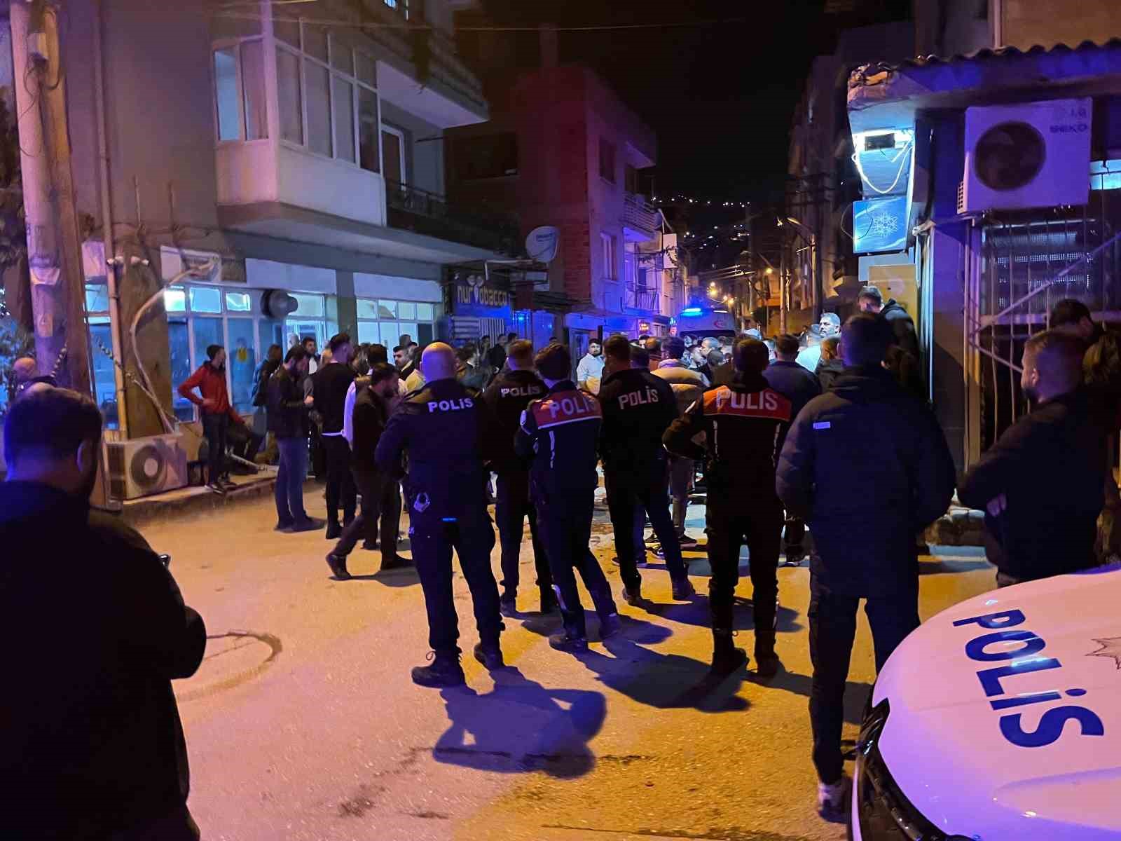 izmirde silahli saldiri 1 olu 3 yarali 0 ZyFygTWq