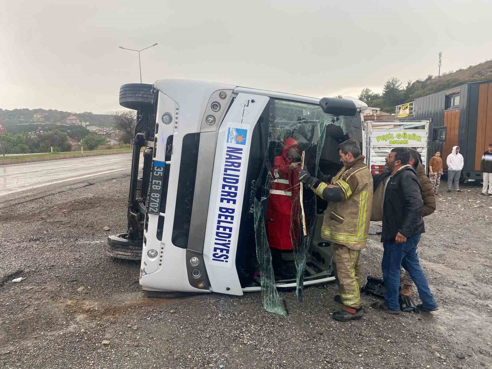 izmirde sporculari tasiyan otobus devrildi 4 yarali 0 svd6qqFs