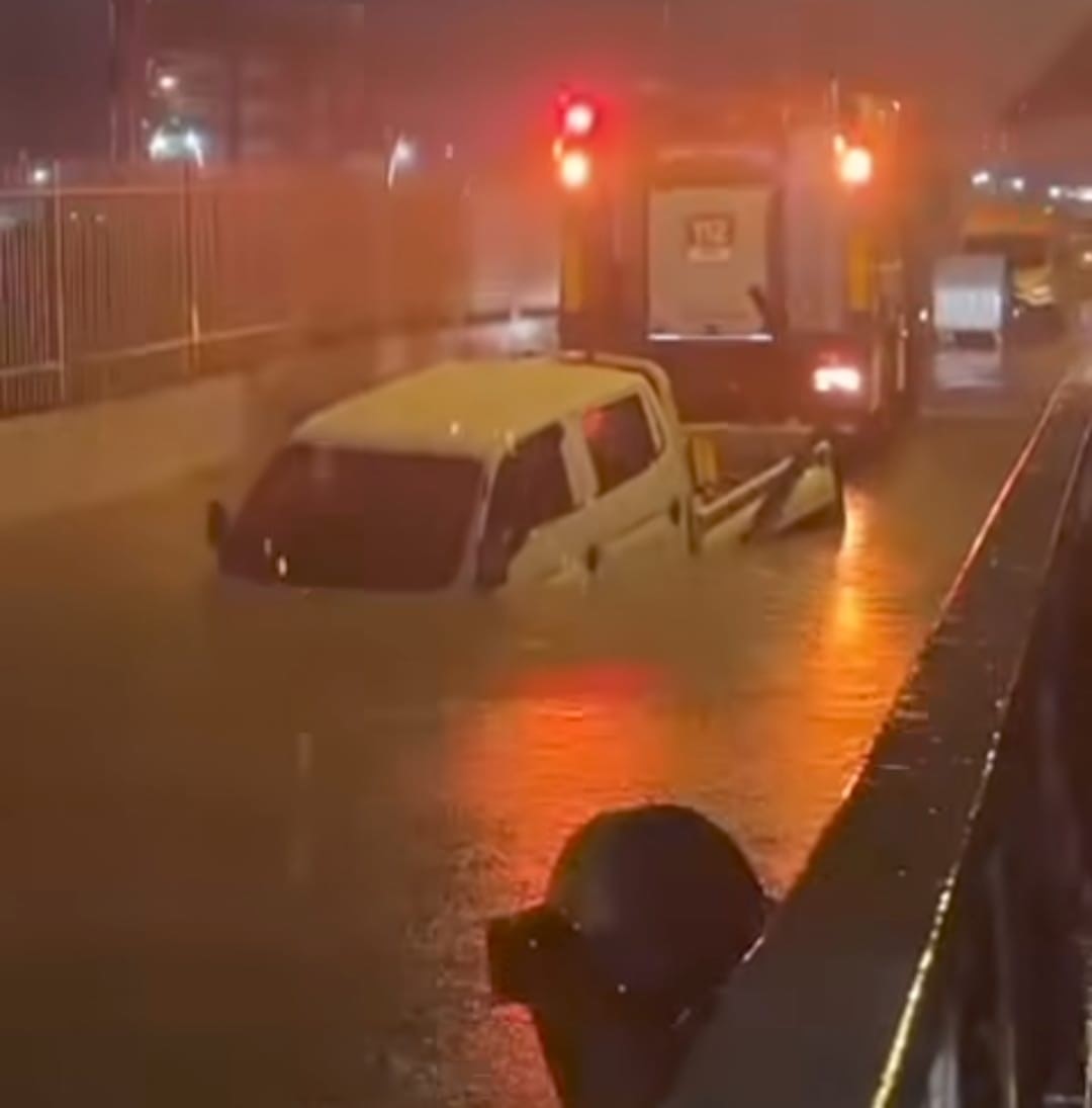 izmirde su dolu alt gecitte hayatini kaybeden surucu son yolculuguna ugurlandi 6 hqz2OmCH