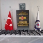 izmirde-suc-orgutlerine-yonelik-es-zamanli-operasyon-10-tutuklama-dMY1mRVs.jpg