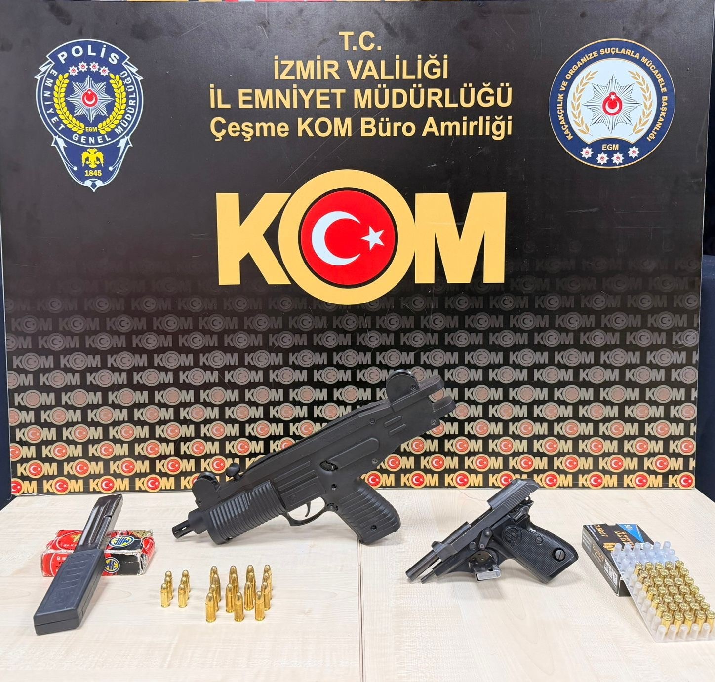 İzmir’de suç örgütü üyesi yakalandı 4 izmirde suc orgutu uyesi yakalandi 0 EkRYRapW