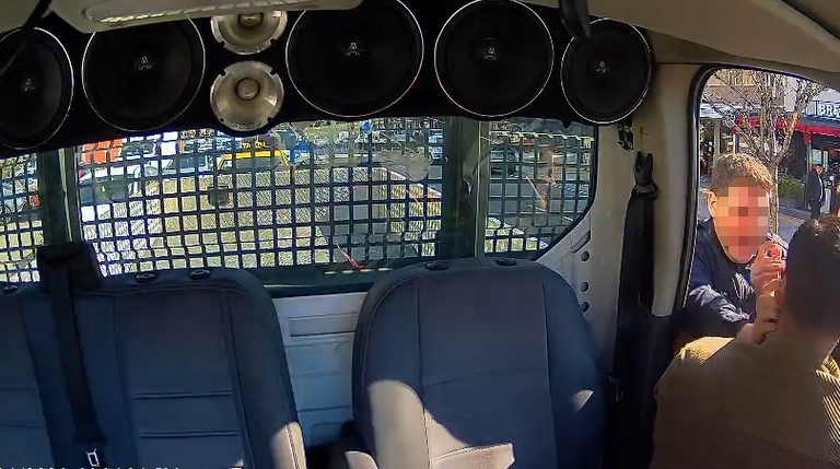 izmirde surucuye darp olayiyla ilgili polislere idari islem 1 9Scg49tv