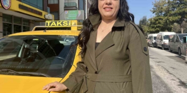 izmirde-taksi-direksiyonunda-kadin-gucu-1bhDYhvv.jpg