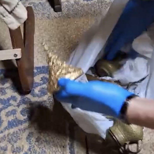 izmirde tarihi eser operasyonu 203 eser ele gecirildi 3 hKESUss2