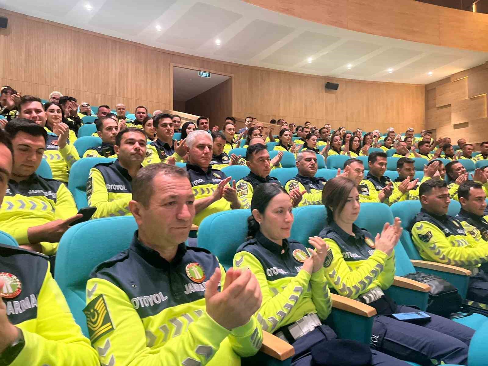 izmirde trafik denetimleri sonucu olumlu kaza orani yuzde 31 dustu 1 bX1Qaytj