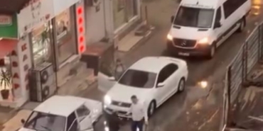 izmirde-trafik-tartismasi-doner-bicagi-ile-kovaladi-uLabHwMY.jpg