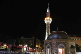 Eskişehirliler 15 Temmuz için tek yürek oldu, meydanda adım atacak yer kalmadı 3 thumbnail