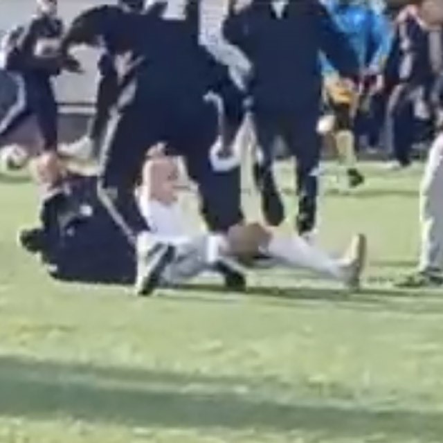 izmirde u18 macinda saha karisti sandalyeler havada ucustu 1
